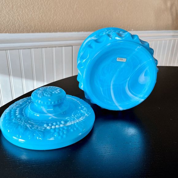 Vintage Fenton VTG Pastel Blue Slag Heavy Milk Glass Grape Cable Pattern Tobacco - Picture 5 of 7